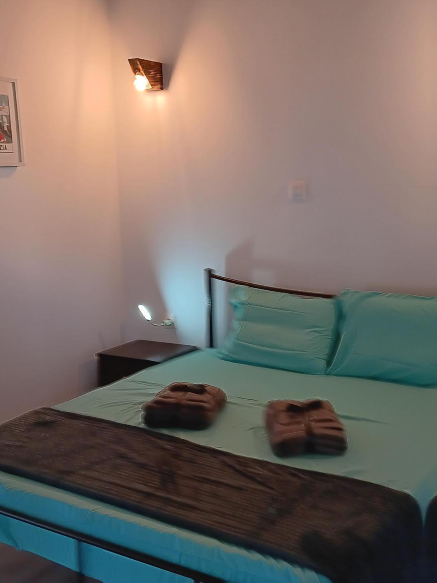 Tolis Rooms Himarë Eksteriør billede