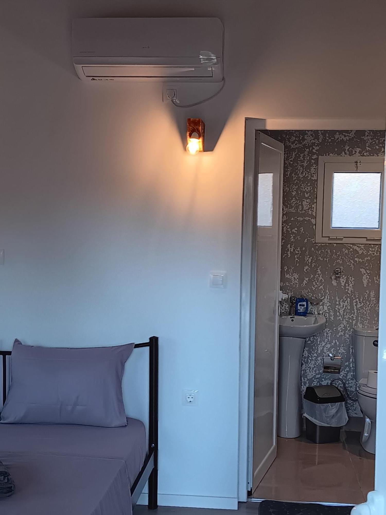 Tolis Rooms Himarë Eksteriør billede