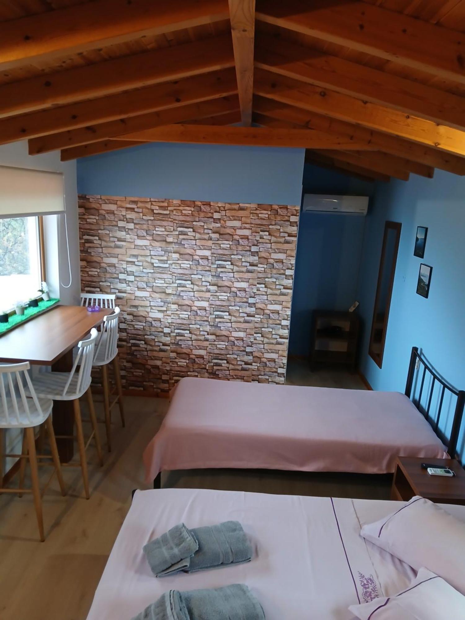 Tolis Rooms Himarë Eksteriør billede