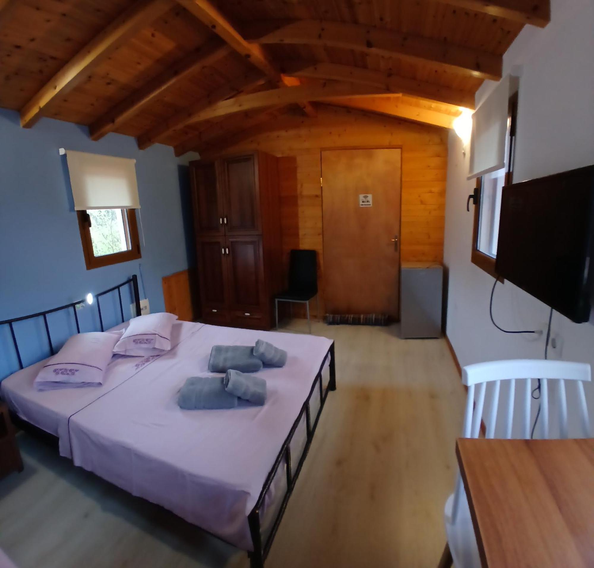 Tolis Rooms Himarë Eksteriør billede